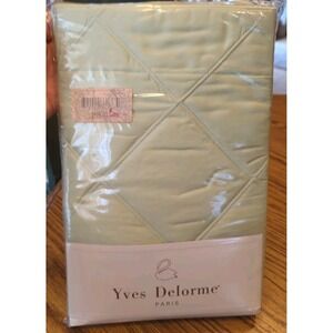 Pair New Vintage Yves Delorme Quilted Sham PISTACHIO Satin Cover Pillow 12 X 16